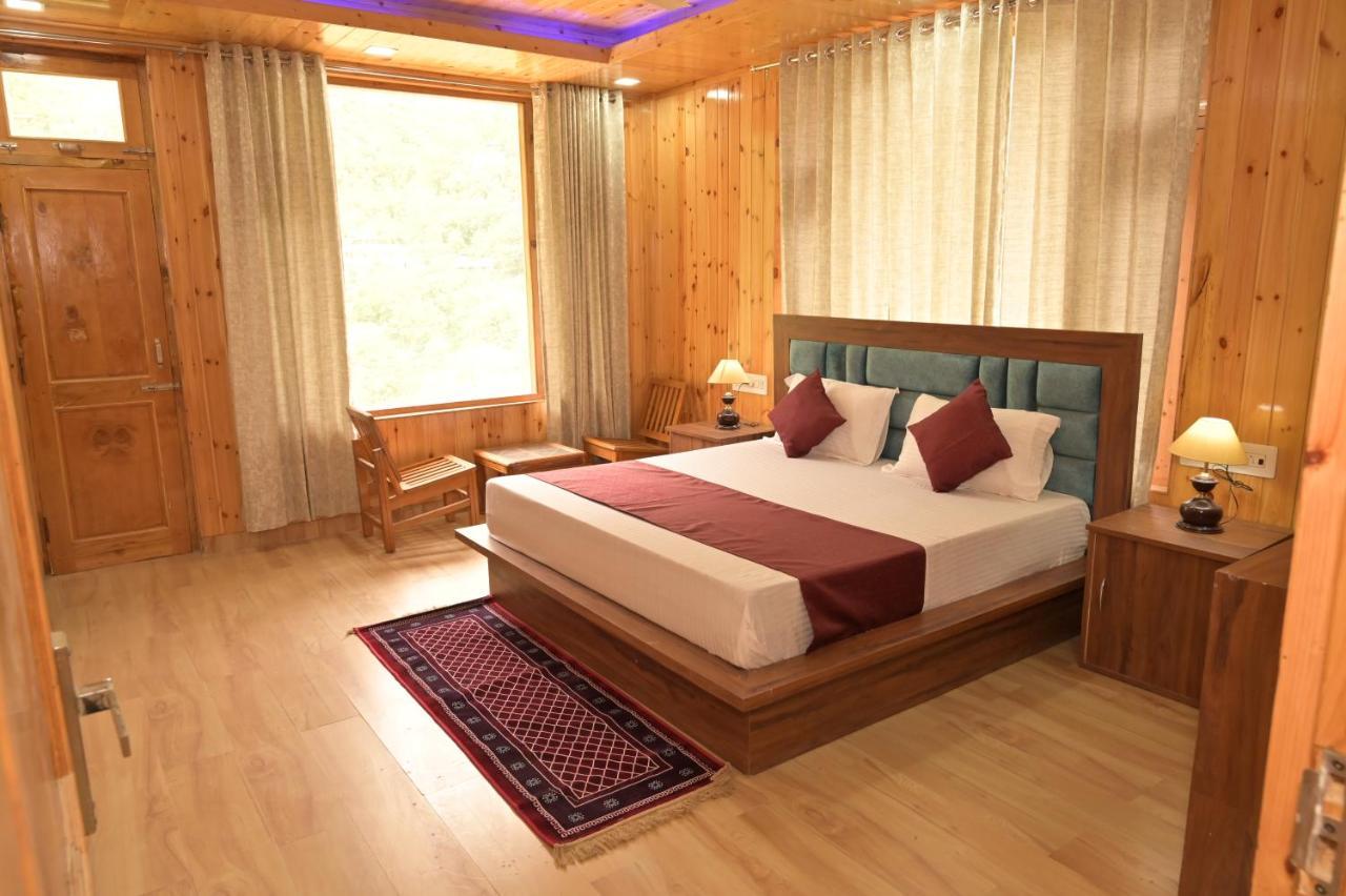 Hotel Royal Galaxy Tirthan Banjar ภายนอก รูปภาพ