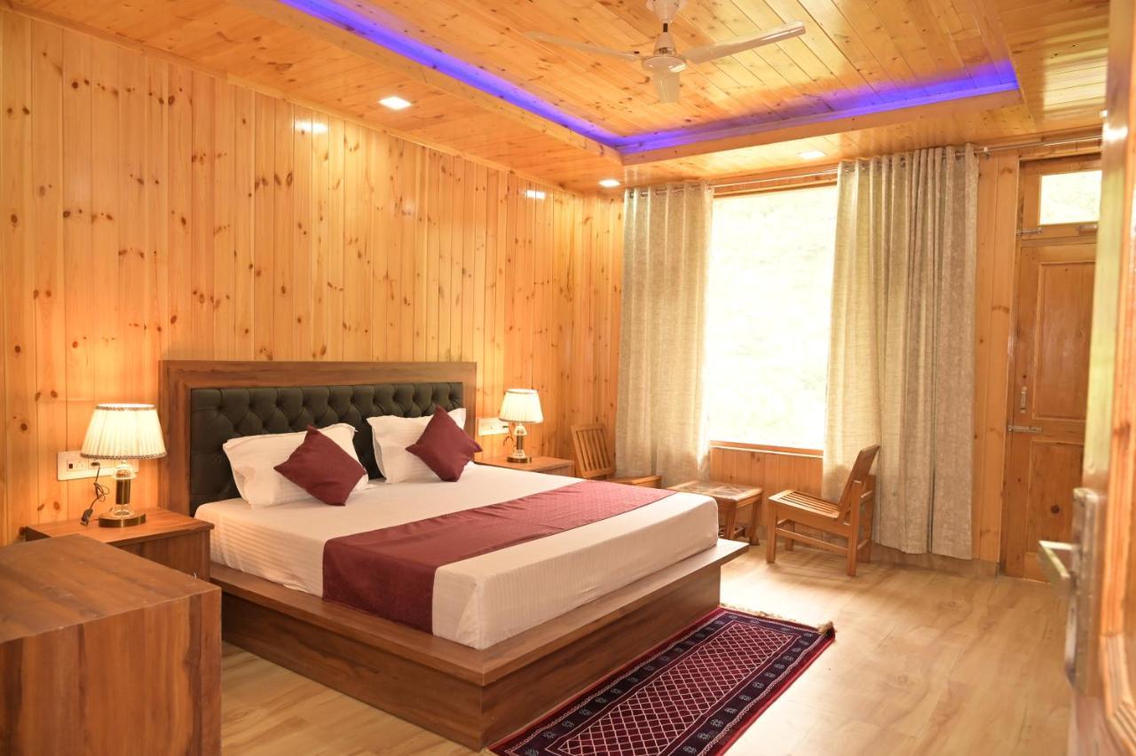 Hotel Royal Galaxy Tirthan Banjar ภายนอก รูปภาพ