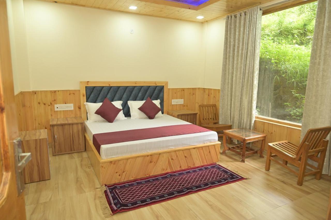Hotel Royal Galaxy Tirthan Banjar ภายนอก รูปภาพ