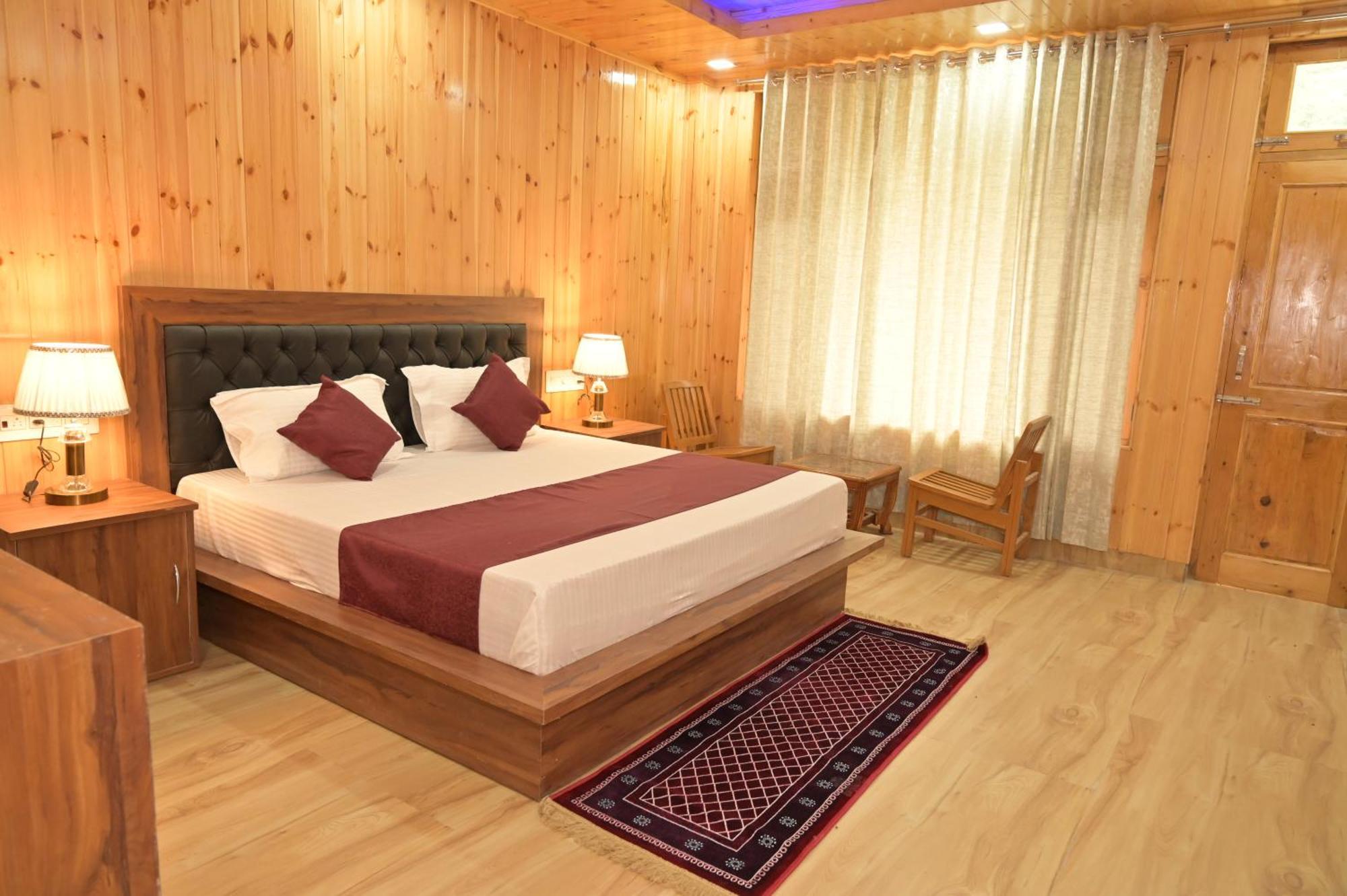 Hotel Royal Galaxy Tirthan Banjar ภายนอก รูปภาพ